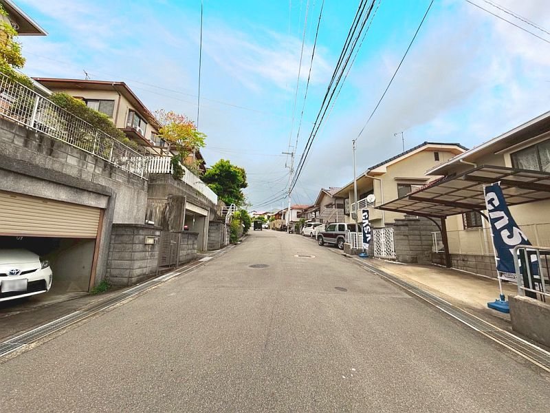 【CASA】高槻市清水台1丁目◆建築条件無売土地◆  現地写真（前面道路含む現地写真）