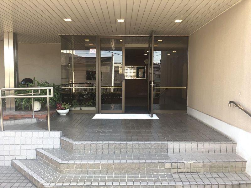 千里山サニーハイツ 共用部写真（エントランス）