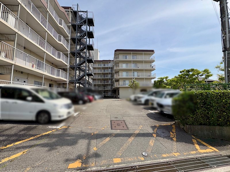 池田住吉ビューハイツ 共用部写真（駐車場）
