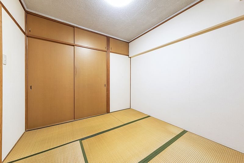 【CASA】高槻ファミリーハイツB棟≪即日内覧可能、リフォームプランご提案します！≫ 内観写真（リビング以外の居室）