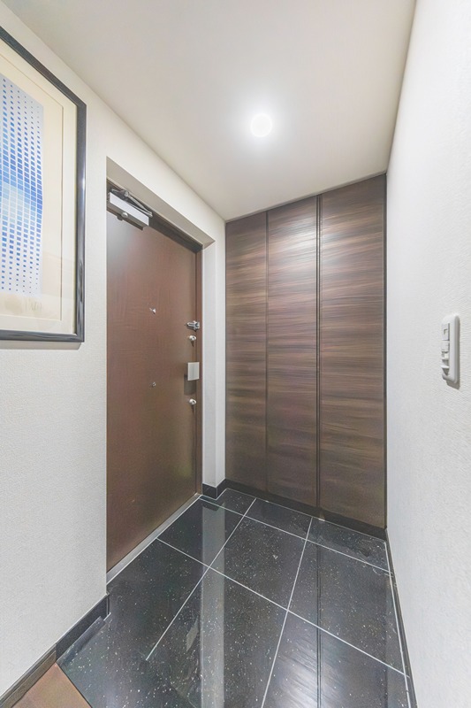 プレミスト京都烏丸通 現地写真（玄関）