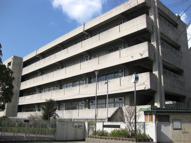 山田西B団地A15棟 中学校