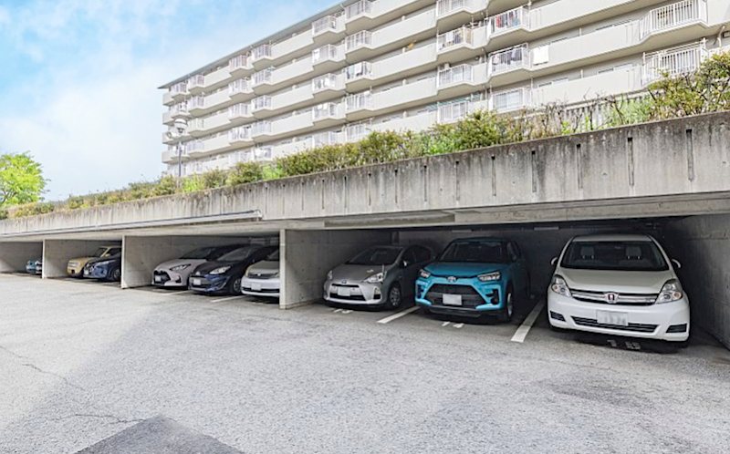 【CASA】藤和コアティ高槻ハイタウンコアB棟 共用部写真（駐車場）