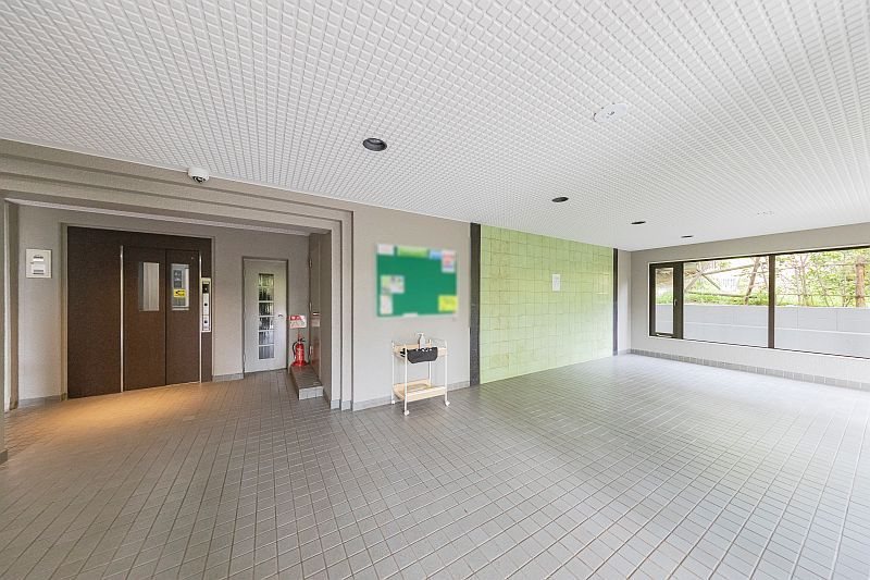 【CASA】藤和コアティ高槻ハイタウンコアB棟 共用部写真（ロビー）