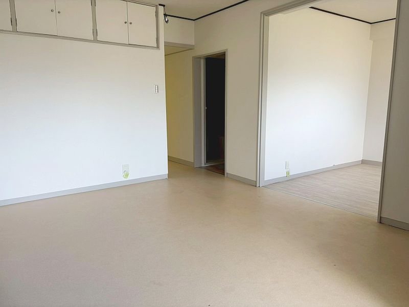 【CASA】ネオライフマンション高槻 内観写真（リビング）