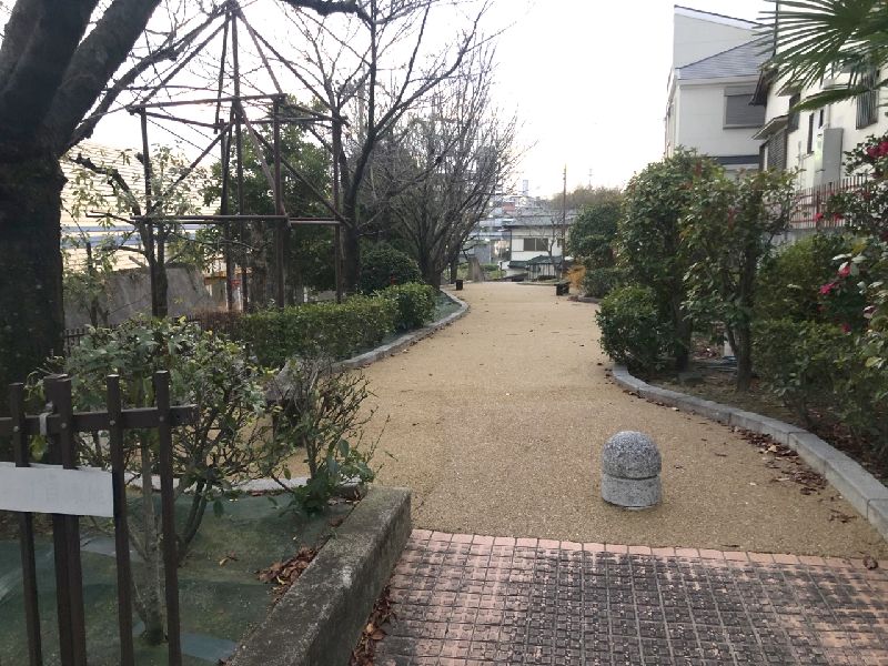 【CASA】さんくれーる茨木C棟 公園