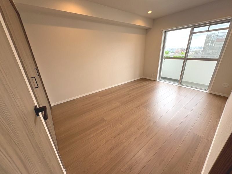 【CASA】高槻阿武山二番街208号棟 内観写真（リビング以外の居室）