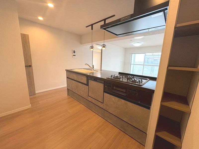 【CASA】高槻阿武山二番街208号棟 内観写真（キッチン）