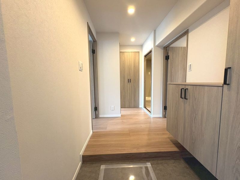 【CASA】高槻阿武山二番街208号棟 現地写真（玄関）