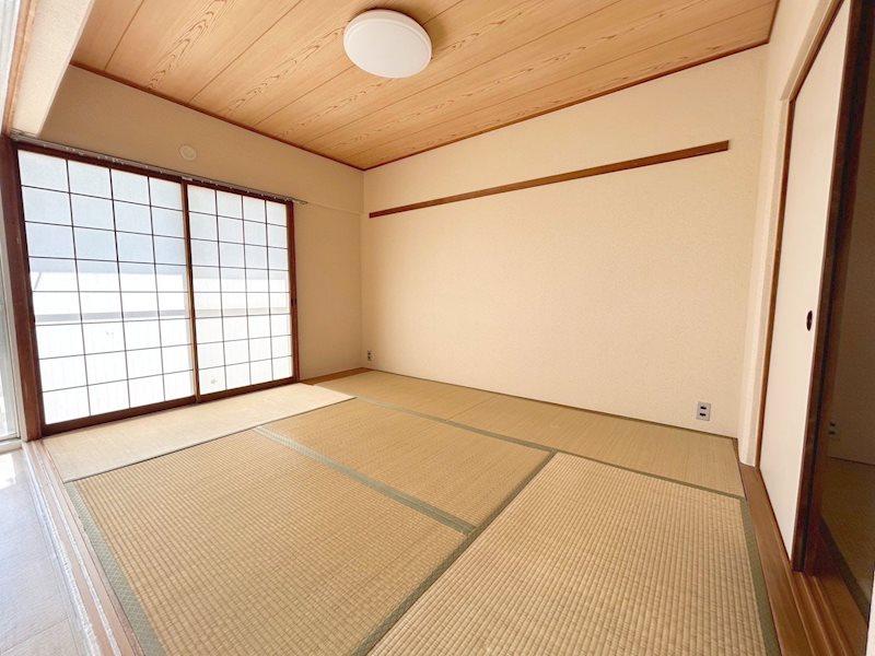 【CASA】イトーピア高槻松が丘B棟  内観写真（リビング以外の居室）