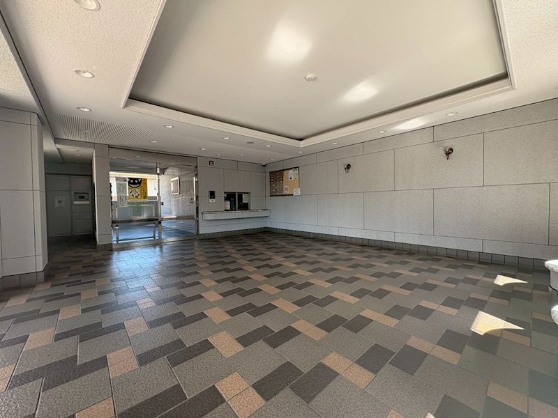エンゼルハイム吹田東 共用部写真（エントランス）