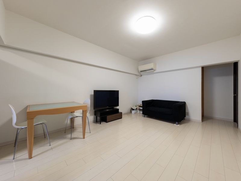【CASA】 ローレルハイツ千里5号棟 内観写真（リビング）