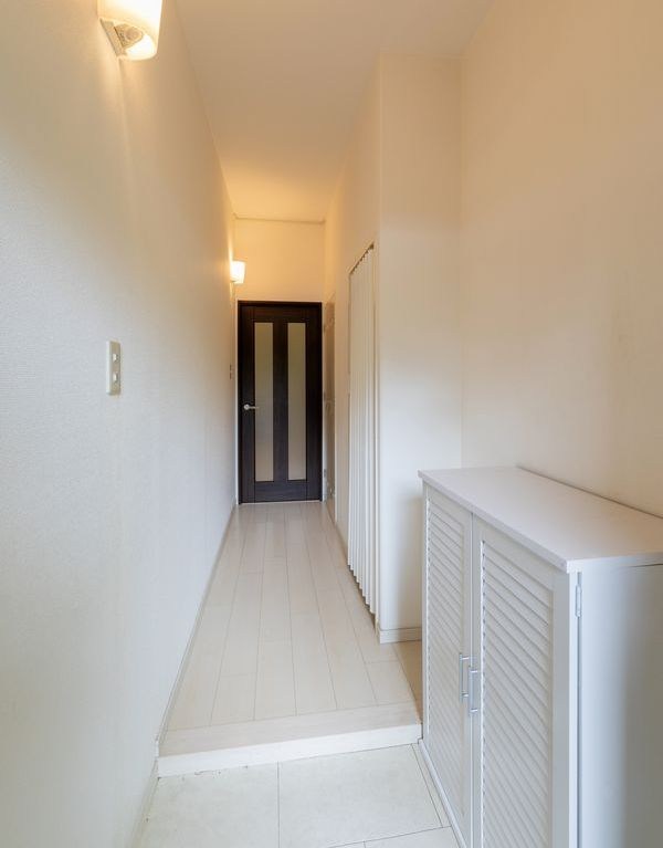 【CASA】 ローレルハイツ千里5号棟 現地写真（玄関）