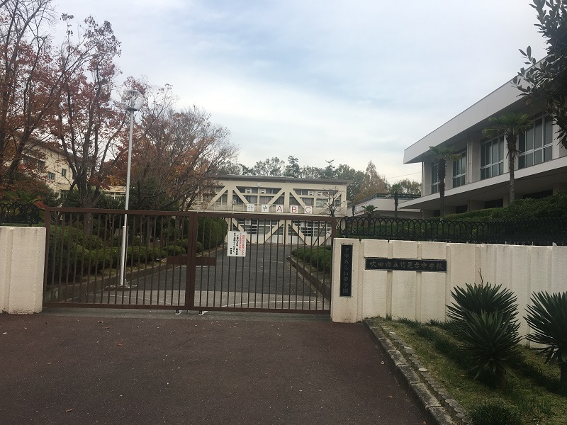 千里桃山台団地A1棟 中学校