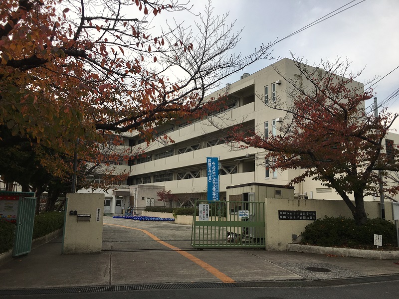 シャルマンコーポ千里山 小学校