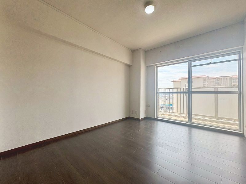 【CASA】ローレルハイツ茨木総持寺2号棟  内観写真（リビング以外の居室）