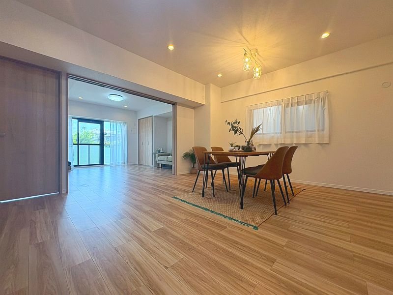 【CASA】茨木南春日丘プライムタウンB棟 内観写真（リビング）
