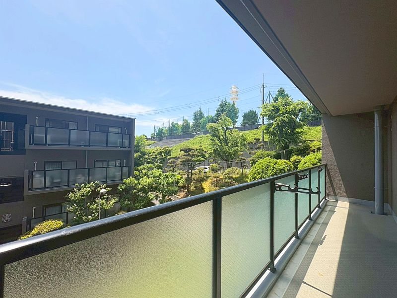 【CASA】茨木南春日丘プライムタウンB棟 現地写真（バルコニー）