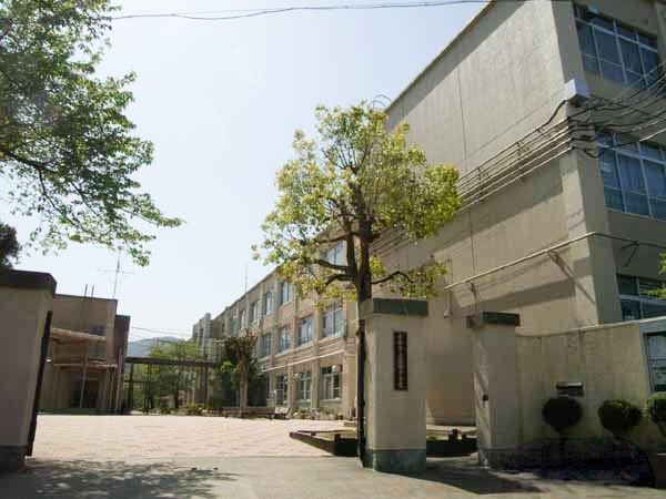嵐山グランドシティ 中学校