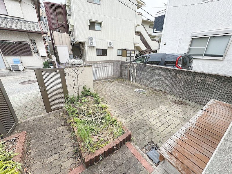 【CASA】宝塚市伊孑志3丁目 現地写真（駐車場）