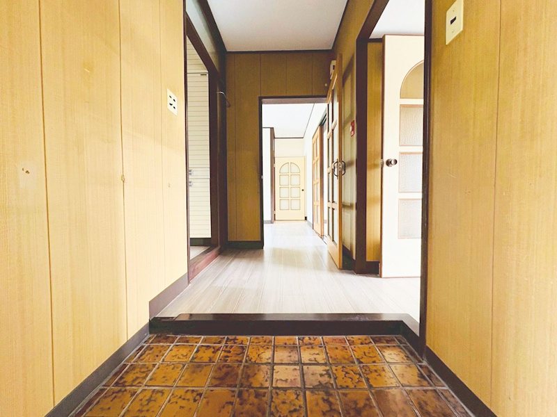 メゾン神足 現地写真（玄関）