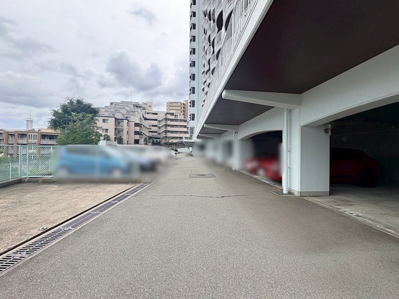 千里ロイヤルマンション 共用部写真（駐車場）