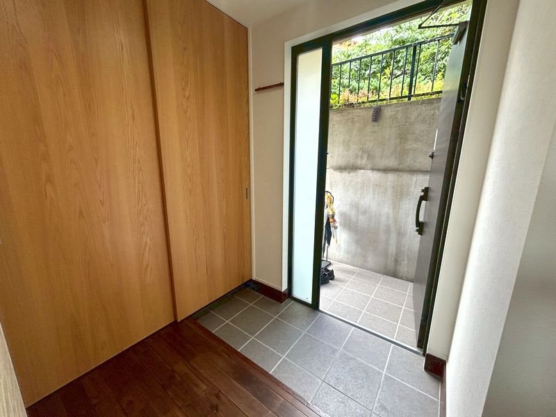 【CASA】 箕面市箕面3丁目 現地写真（玄関）