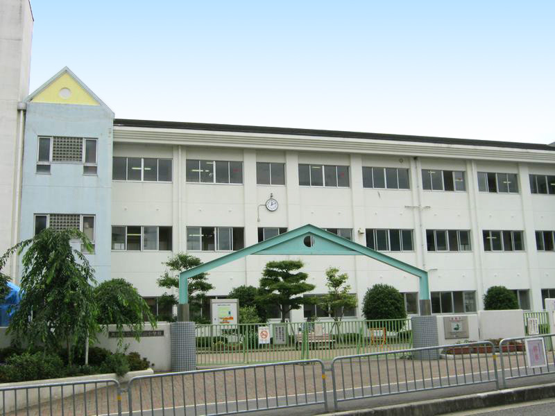 【CASA】朝日プラザ高槻ウエスト・ヒルズA棟  小学校
