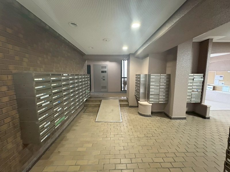 青葉丘マンション 共用部写真（エントランス）