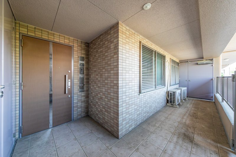 【CASA】グランノア高槻阿武山VENTO 現地写真（玄関）