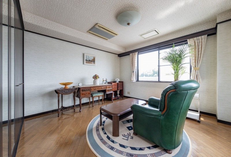 【CASA】 箕面市稲5丁目 内観写真（リビング以外の居室）