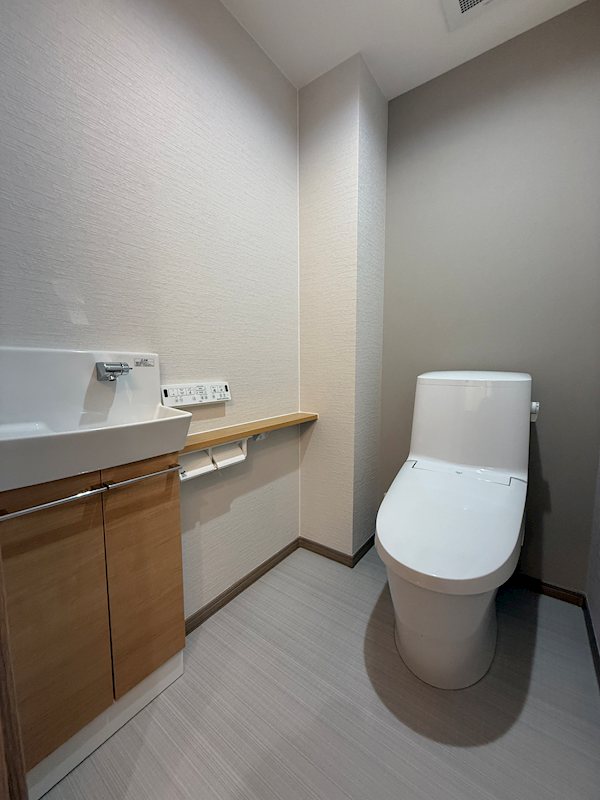 福岡県福岡市西区西の丘２丁目 内観写真（トイレ）