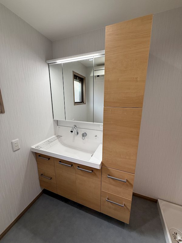 福岡県福岡市西区西の丘２丁目 内観写真（洗面台・洗面所）