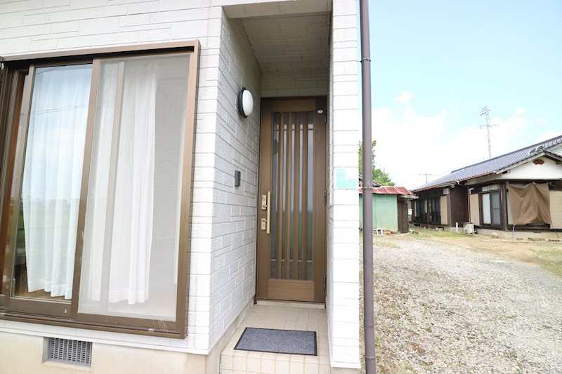 王司本町【少人数向き、セカンドハウス向き戸建て】 現地写真（玄関）