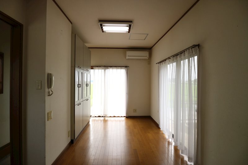 王司本町【少人数向き、セカンドハウス向き戸建て】 内観写真（リビング）