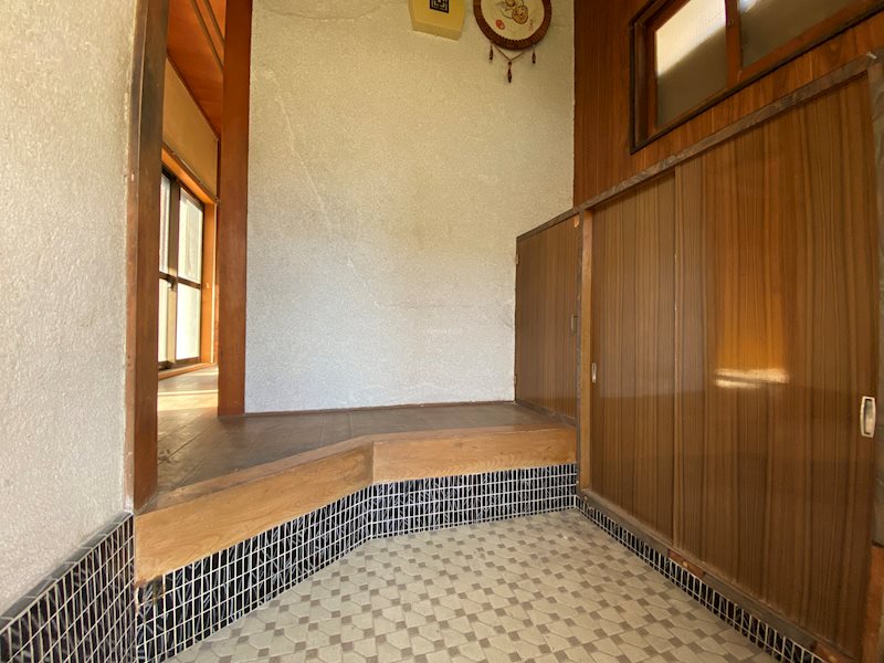 彦島江の浦町 現地写真（玄関）