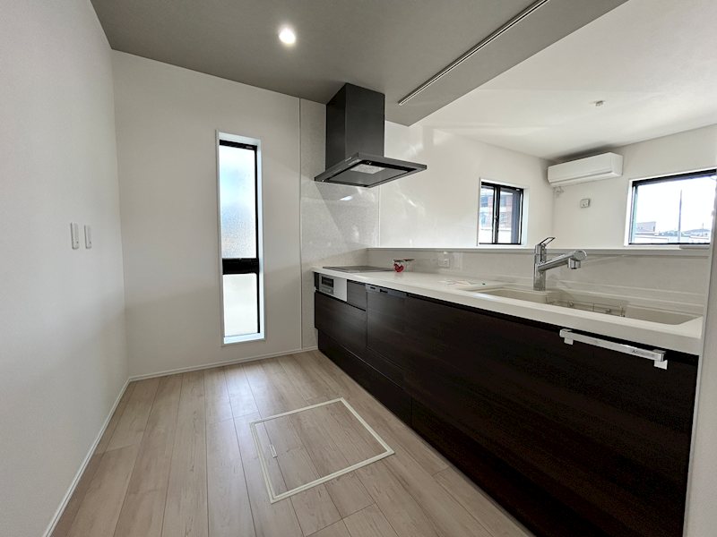 GRAN FELIDIA福津市津屋崎1丁目新築戸建て全3棟　1号棟 内観写真（キッチン）
