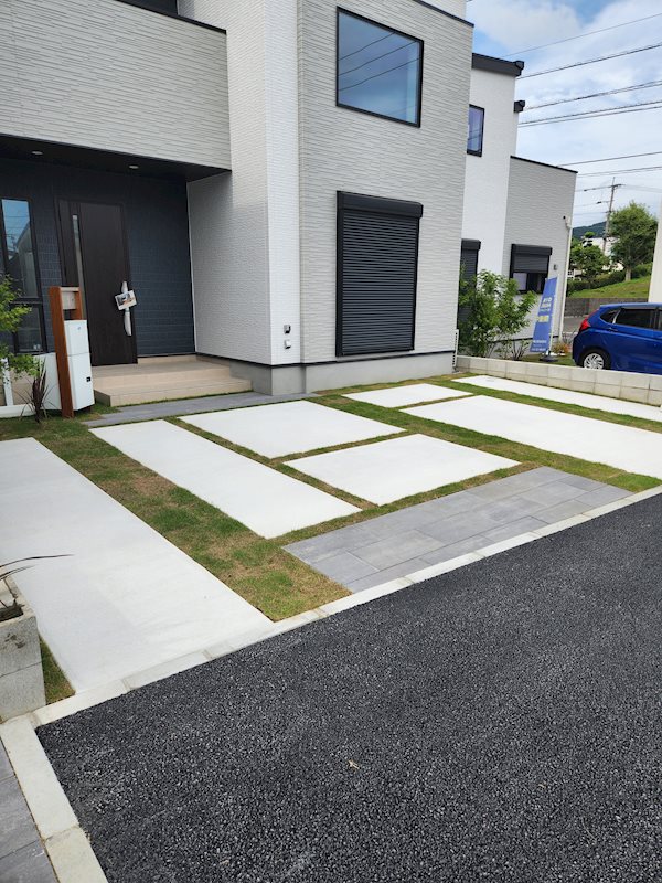 GRAN FELIDIA福津市津屋崎1丁目新築戸建て全3棟　2号棟 現地写真（駐車場）