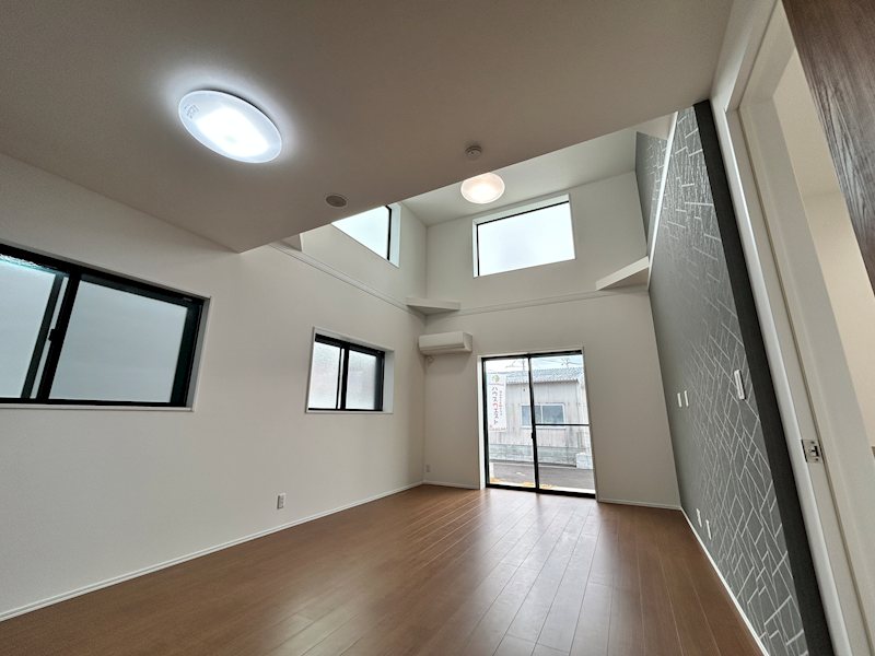 GRAN FELIDIA福津市津屋崎1丁目新築戸建て全3棟　2号棟 内観写真（リビング）