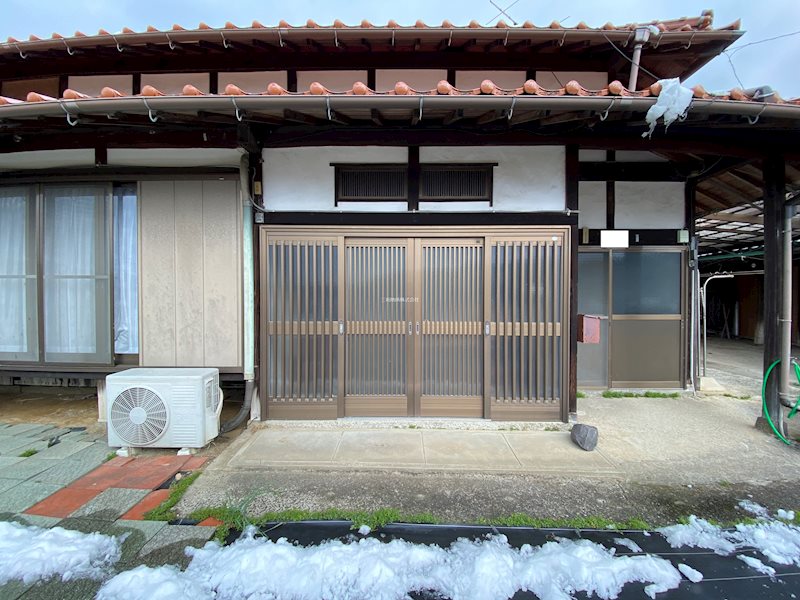 山陽小野田市大字郡 現地写真（玄関）
