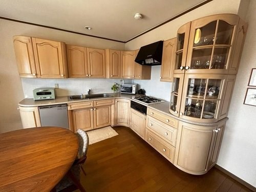 アーデントバリオ山の田 内観写真（キッチン）