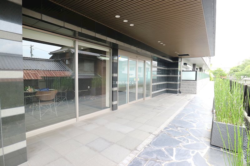 アーデントクレイル長府八幡町 共用部写真（エントランス）