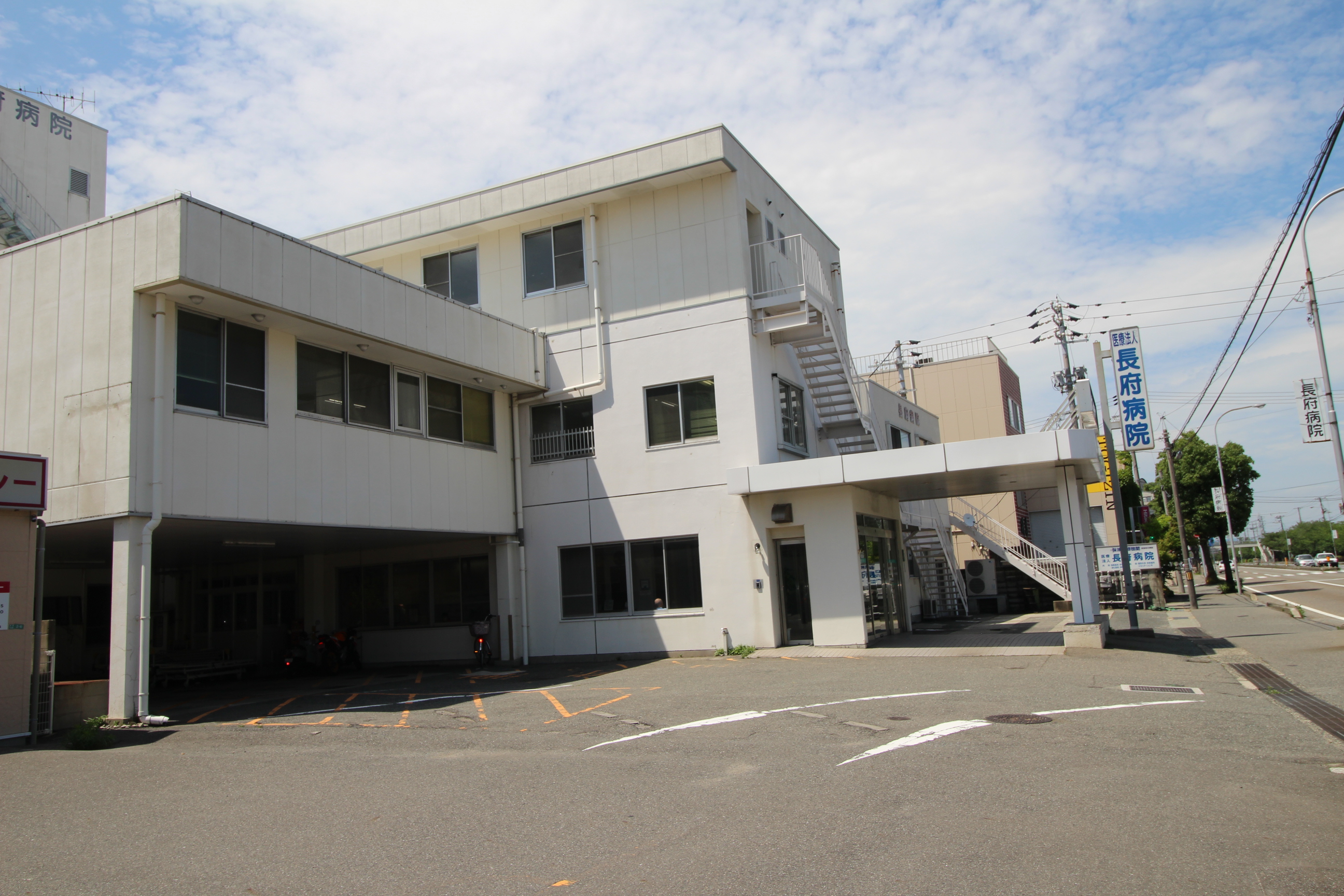 クエストコート長府紺屋町ガーデンテラス 総合病院