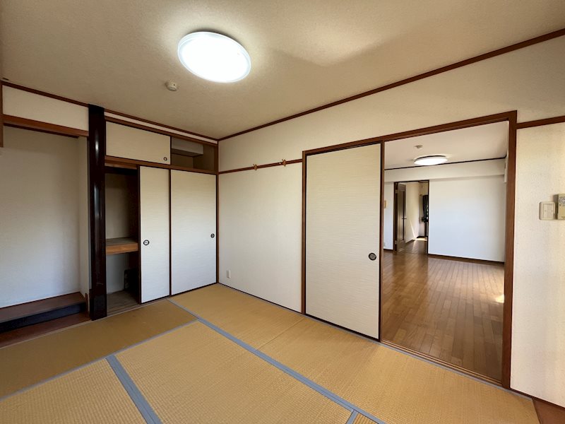 形山パレス 内観写真（リビング以外の居室）