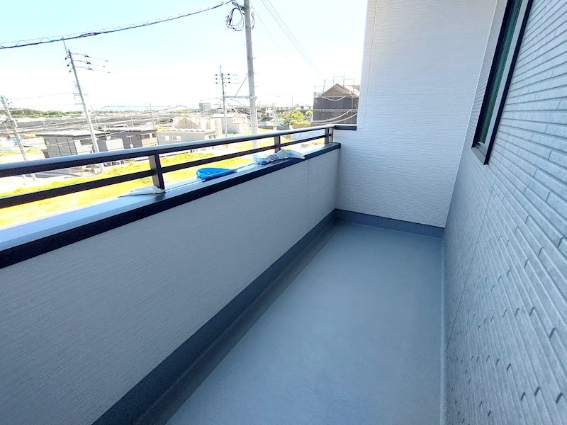 糟屋郡新宮町大字湊4期新築戸建て全2棟　2号棟 現地写真（バルコニー）
