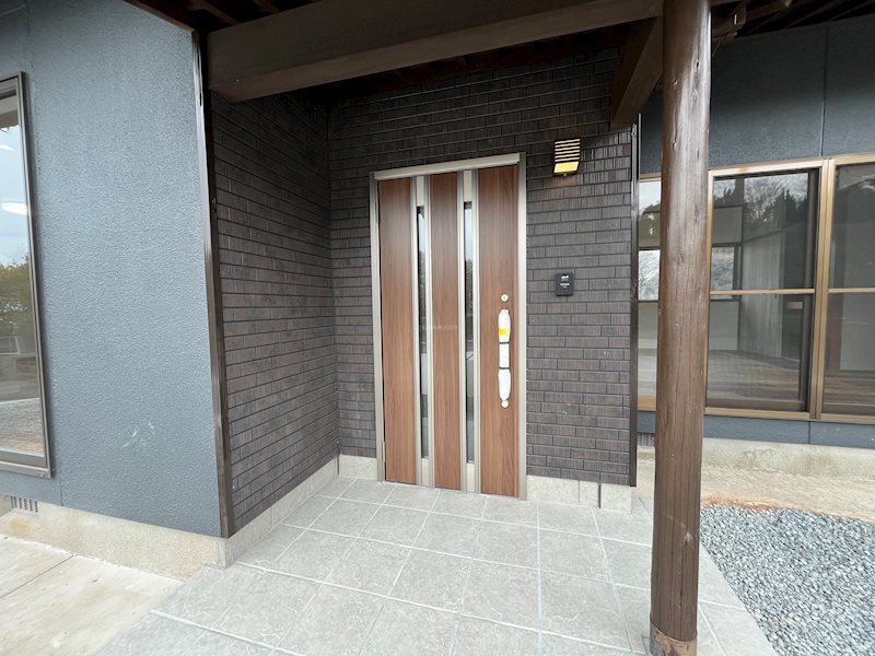 本町  現地写真（玄関）