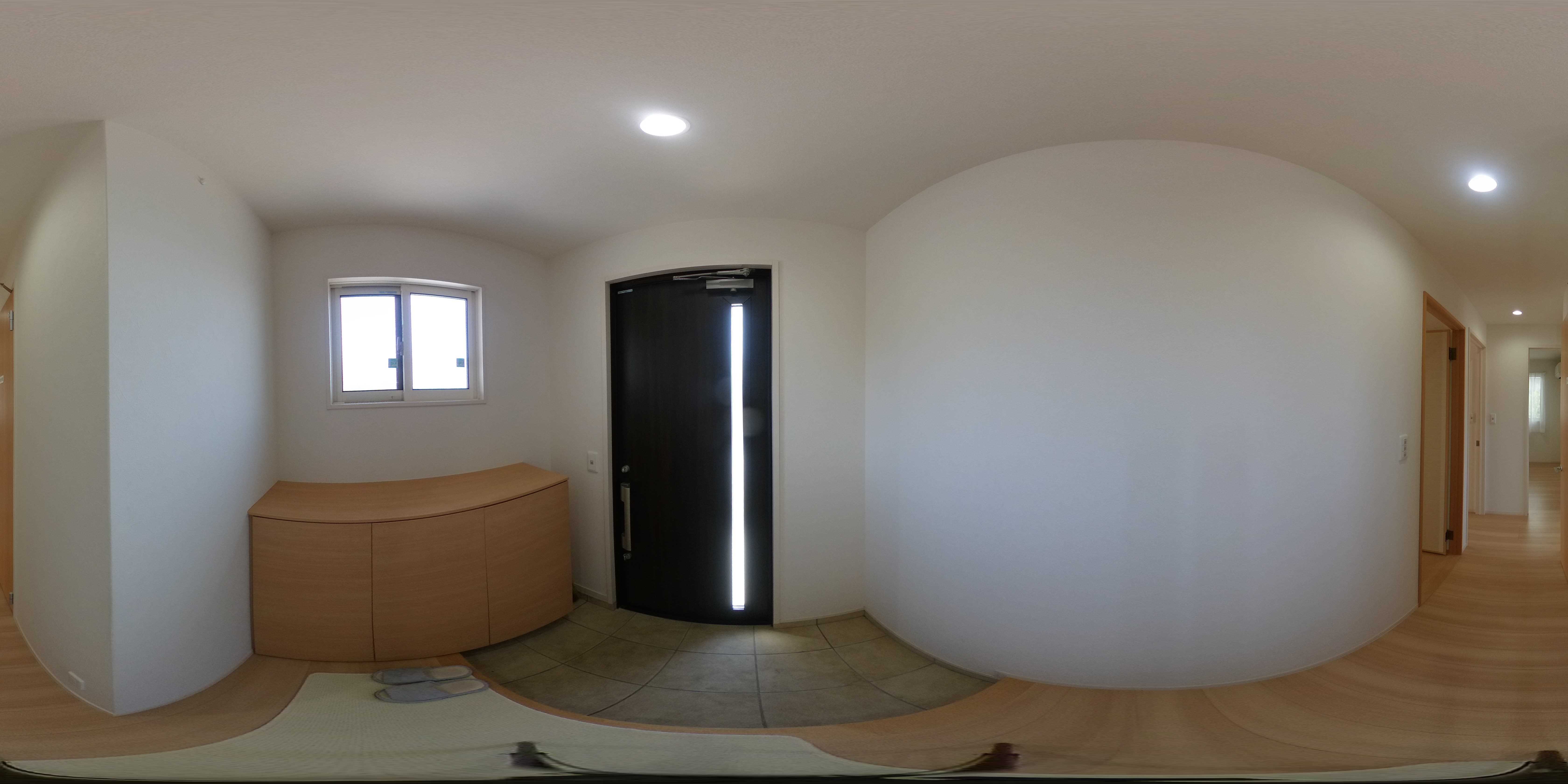長府松小田本町【メーカーハウスのおうち】 現地写真（玄関）