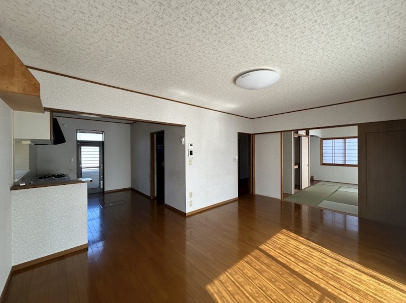 菊川町大字下岡枝 内観写真（リビング）