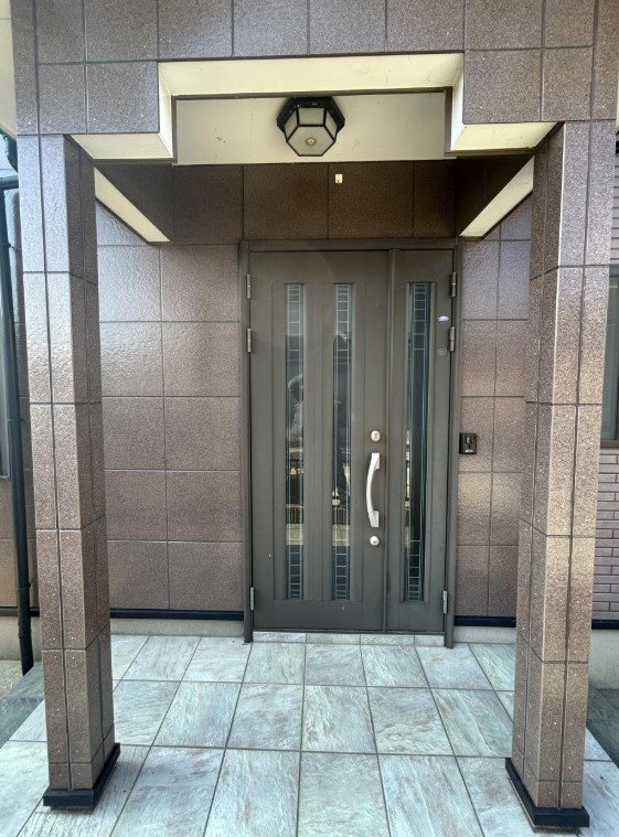 菊川町大字下岡枝 現地写真（玄関）