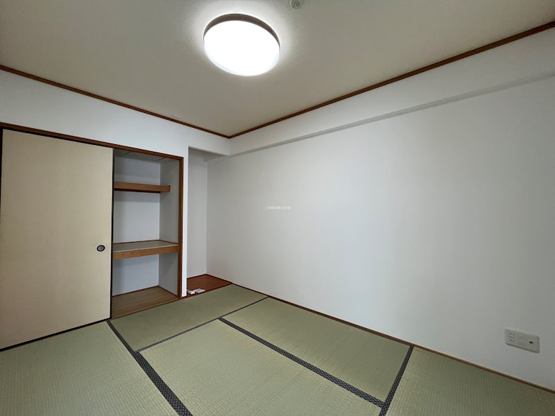アーデント上田中　彩 内観写真（リビング以外の居室）